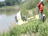 Silvano Moro posiziona la telecamera sul casco