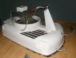 hovercraft esposto al museo Agusta